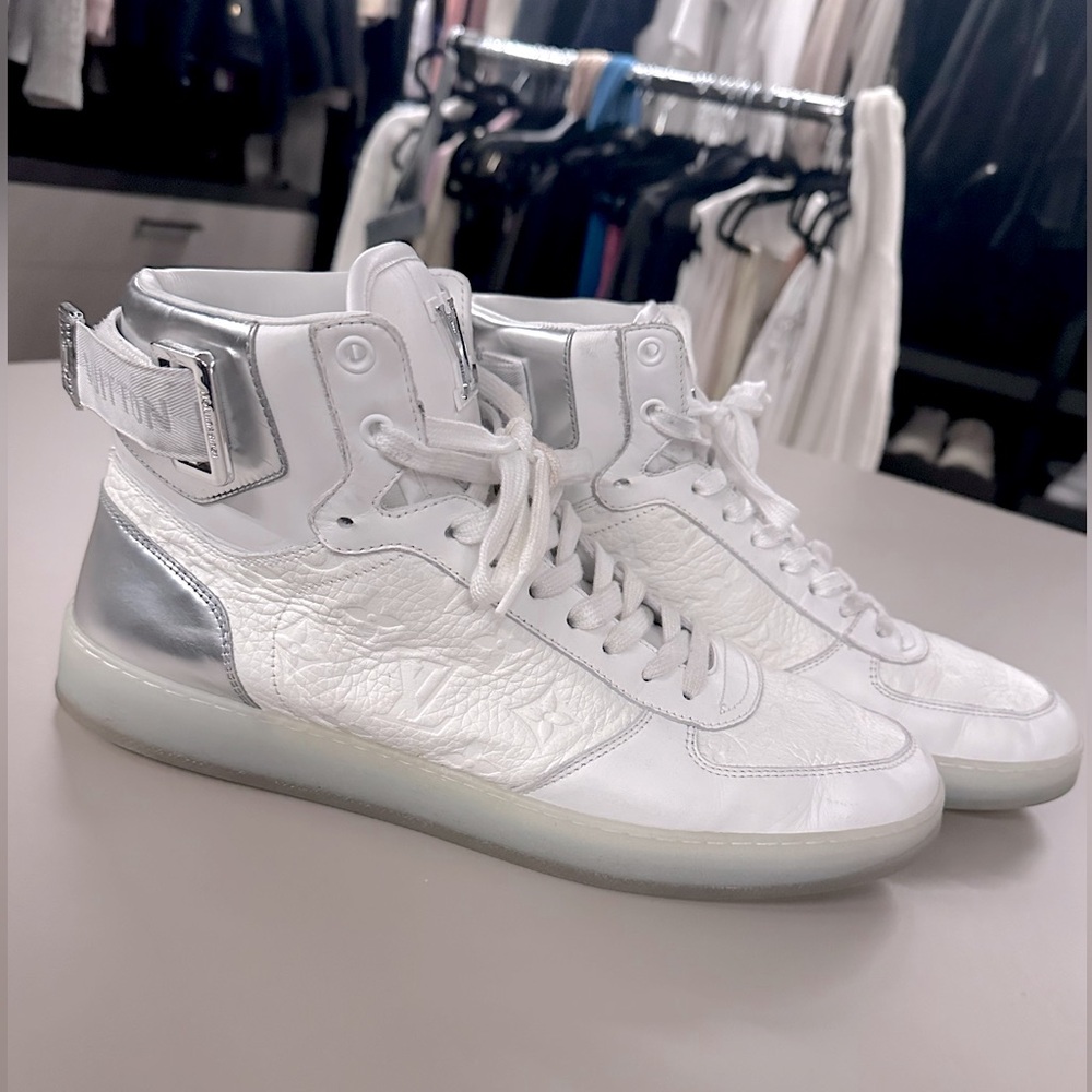 LOUIS VUITTON Rivoli Ankle Sneakers 'White Monogram with Silver' 1A8V86 Size 10